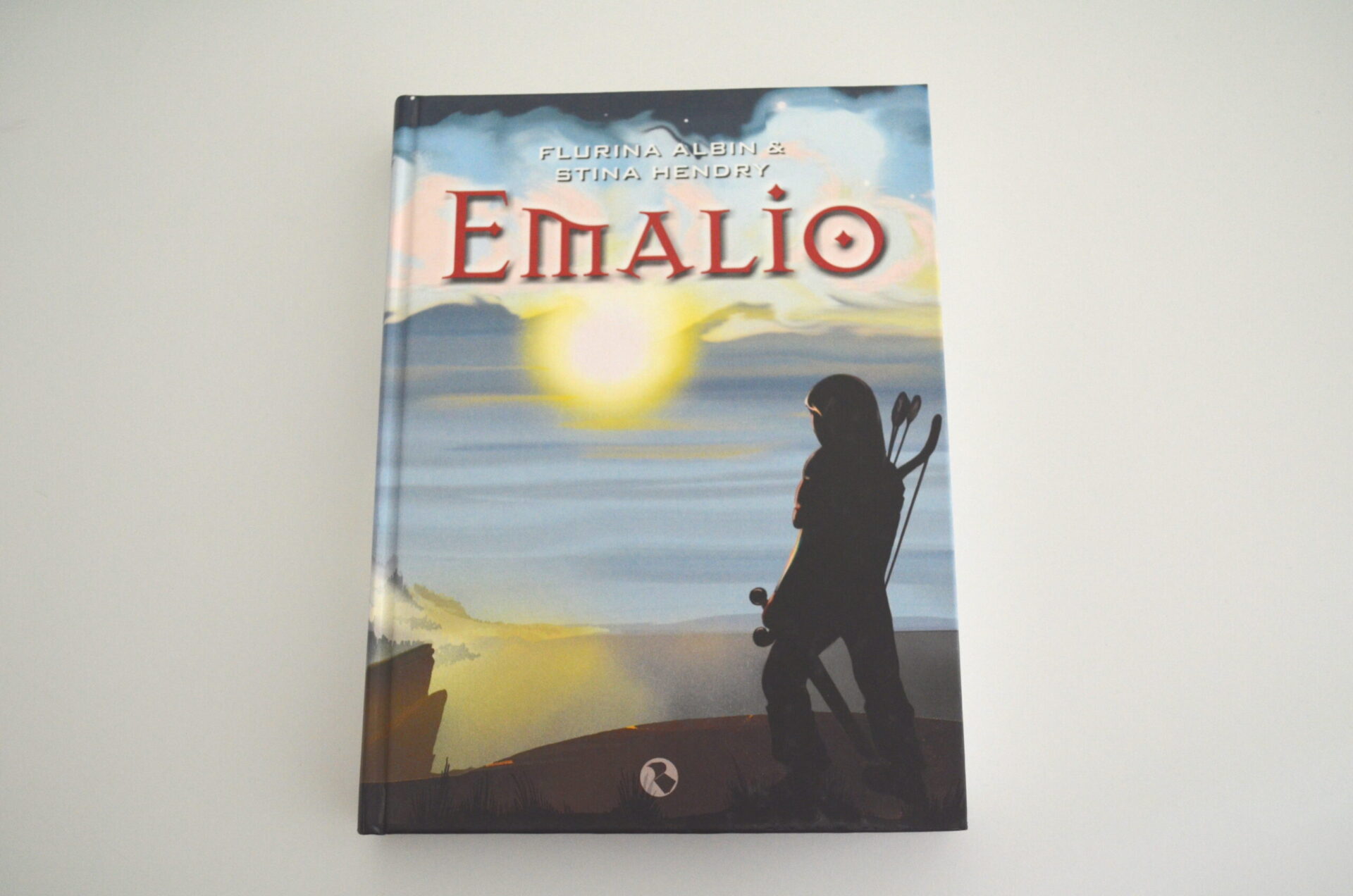 Buchcover: Emalio von Flurina Albin & Stina Hendry